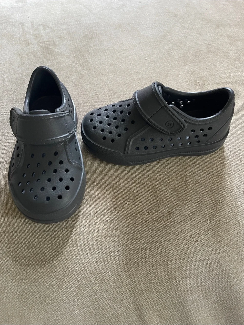 Stride Rite Kids Charcoal Gray Water Shoes with velcro Strap